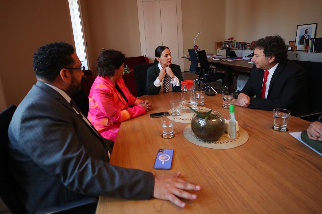 /beca-gabriela-mistral-de-caserones-beneficiara-a-profesores-rurales-de