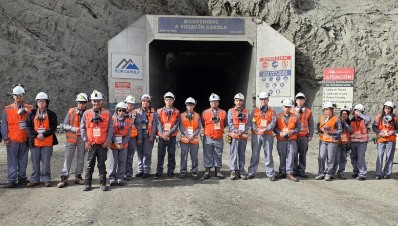 /estudiantes-de-la-escuela-tecnico-profesional-de-copiapo-visitaron-faena-de