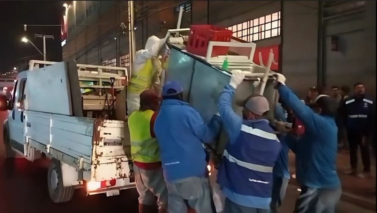 /decomisan-350-kilos-de-alimentos-en-antofagasta-a-vendedores-ambulantes