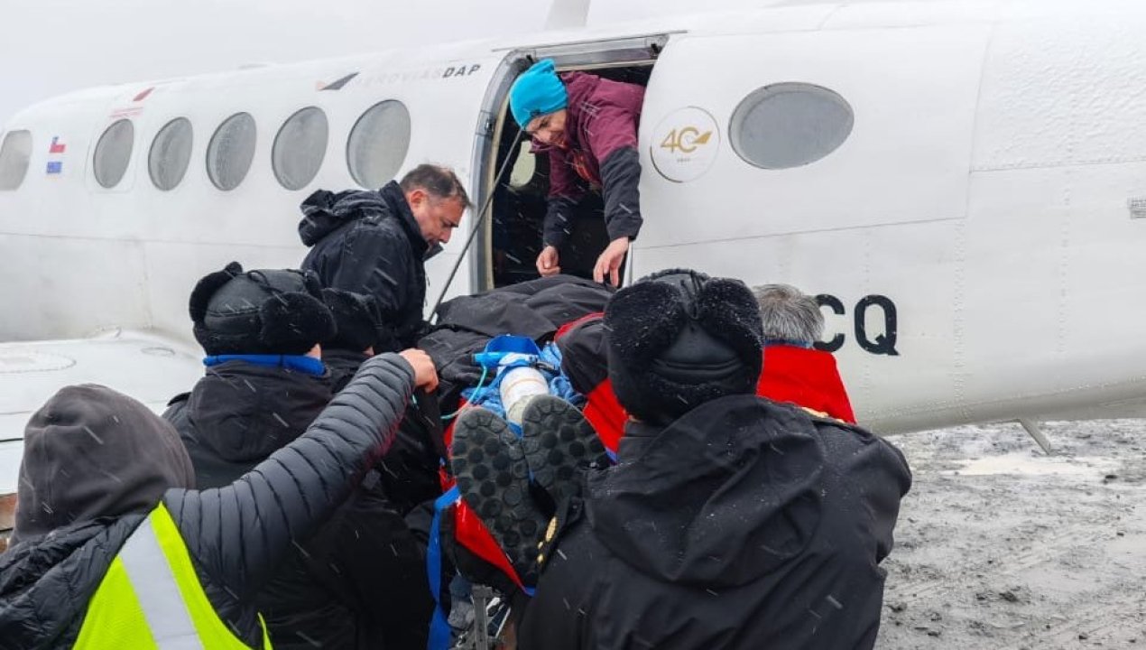 /gobernacion-maritima-de-la-antartica-chilena-coordino-una-nueva-evacuacion