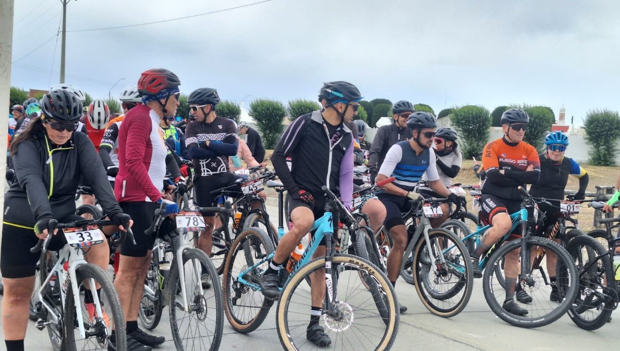 /ciclistas-destacan-paisajes-de-porvenir-en-los-65k-de-competencia-vuelta-a