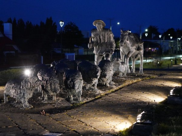 Municipio reabre Plaza El Ovejero tras su renovación completa en Avenida Bulnes