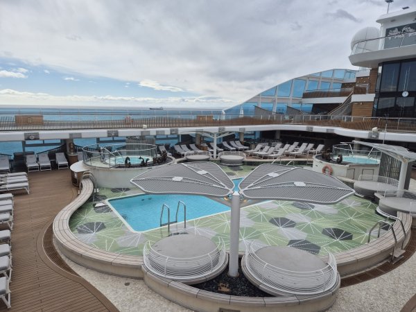 Epaustral recibe y reconoce al crucero vista en su primera recalada en el muelle Arturo Prat