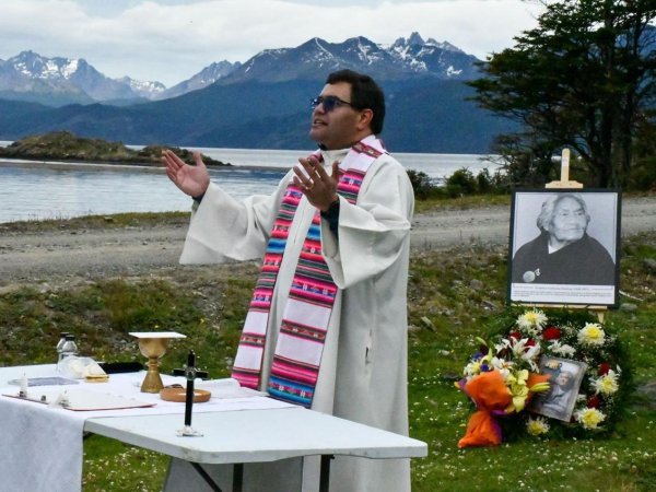 Con emotiva ceremonia conmemoran cuarto aniversario de fallecimiento de Cristina Calderón Harban