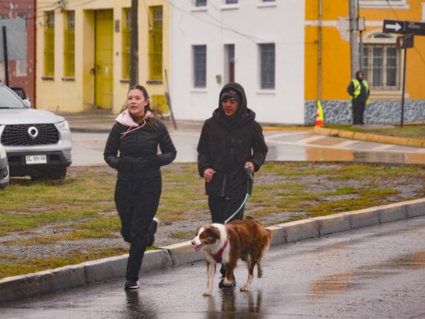 Corrida Dog Lover y servicios veterinarios marcaron La Costanera es Tuya