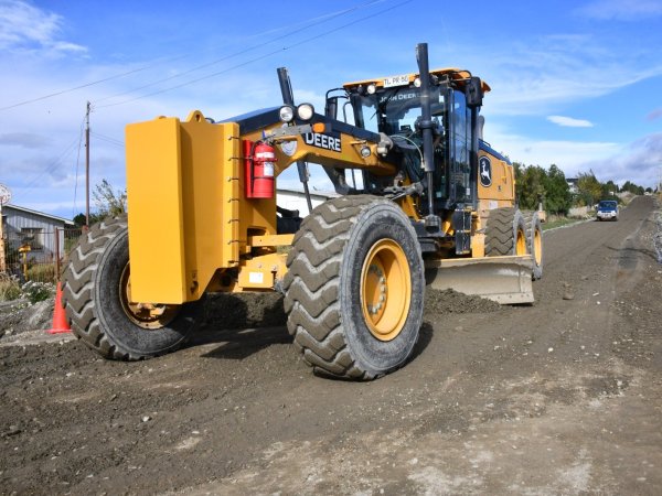 Municipio repara caminos periurbanos tras sistema frontal