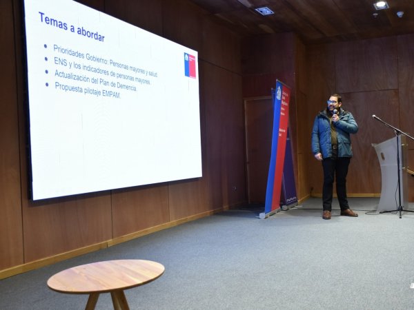 Jornada regional reúne a equipos de salud para fortalecer atención de personas mayores