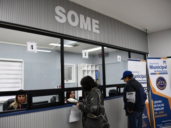 Municipio concreta renovación de espacios en Cesfam Damianovic