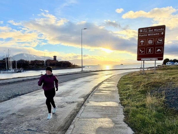 Puerto Williams: Una treintena de personas participa en corrida recreativa organizada por la Delegación Antártica Chilena