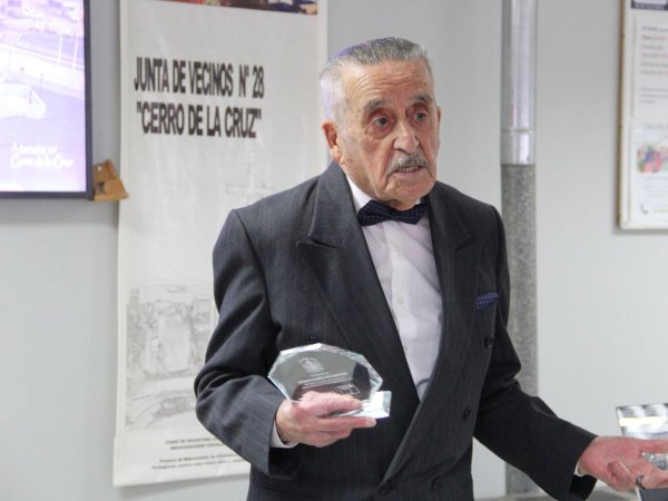Barrio Cerro de la Cruz corona su Ruta Cultural homenajeando a vecino del sector