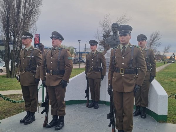 Carabineros y PDI inauguran monolito que simboliza la hermandad entre ambas instituciones