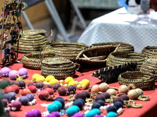 Artesanía, gastronomía y música en vivo dan vida a la XIII Expo Indígena