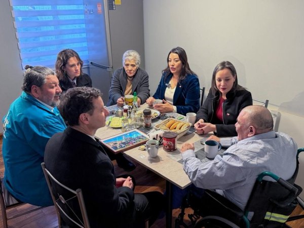 Ministra María Jesús Wulf conoció a primeros beneficiarios del programa Vivienda Primero en Punta Arenas