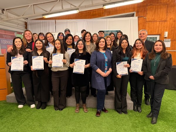 SII entregó certificaciones a estudiantes que apoyaron la operación renta 2026