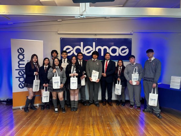 EDELMAG entrega 50 tablets a estudiantes de establecimientos técnicos de Punta Arenas