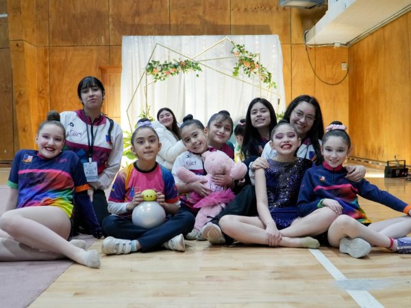 Punta Arenas reunió a más de 150 deportistas en el XXVI Campeonato Vanessa Mihovilovic de Gimnasia Rítmica