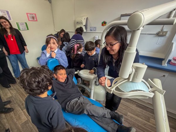 Restablecen box dental de Junaeb en Liceo Donald Mc Intyre Griffiths de Puerto Williams