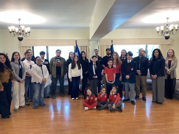 Capitanía de Puerto de Punta Arenas premió a los ganadores de sus concursos de fotografía y pintura