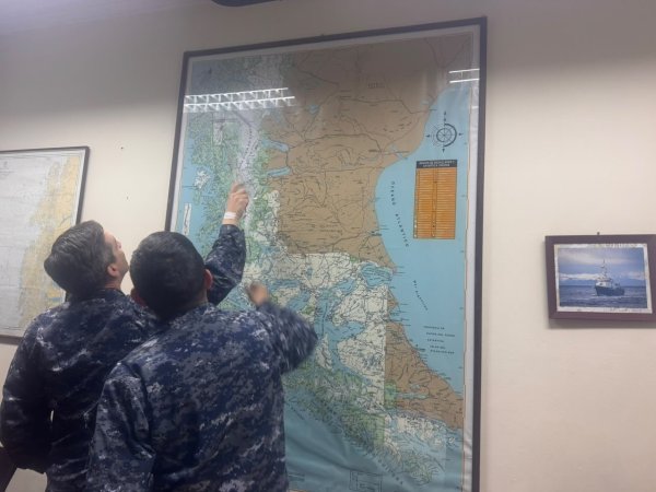 Armada de Chile inicia búsqueda de lancha a motor tras pérdida de contacto en sector Angostura Inglesa