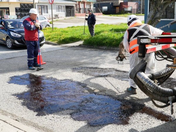 Municipio inicia plan de bacheo en 44 puntos de Punta Arenas