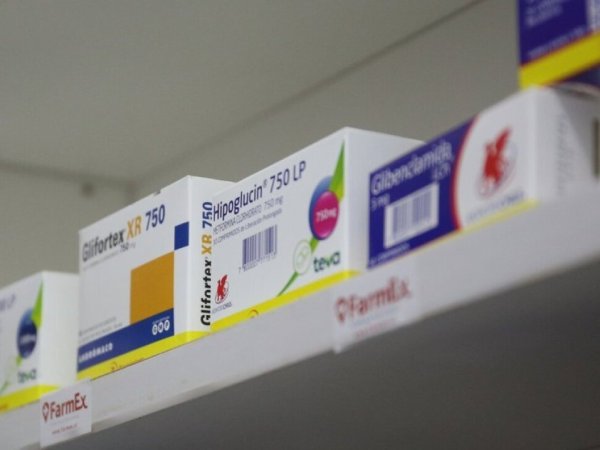 Contraloría detecta irregularidades en ISP y Cenabast en control y retiro de medicamentos