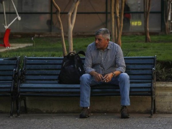Desempleo sube a 8,9% y golpea más fuerte a mujeres: informalidad baja a 26%
