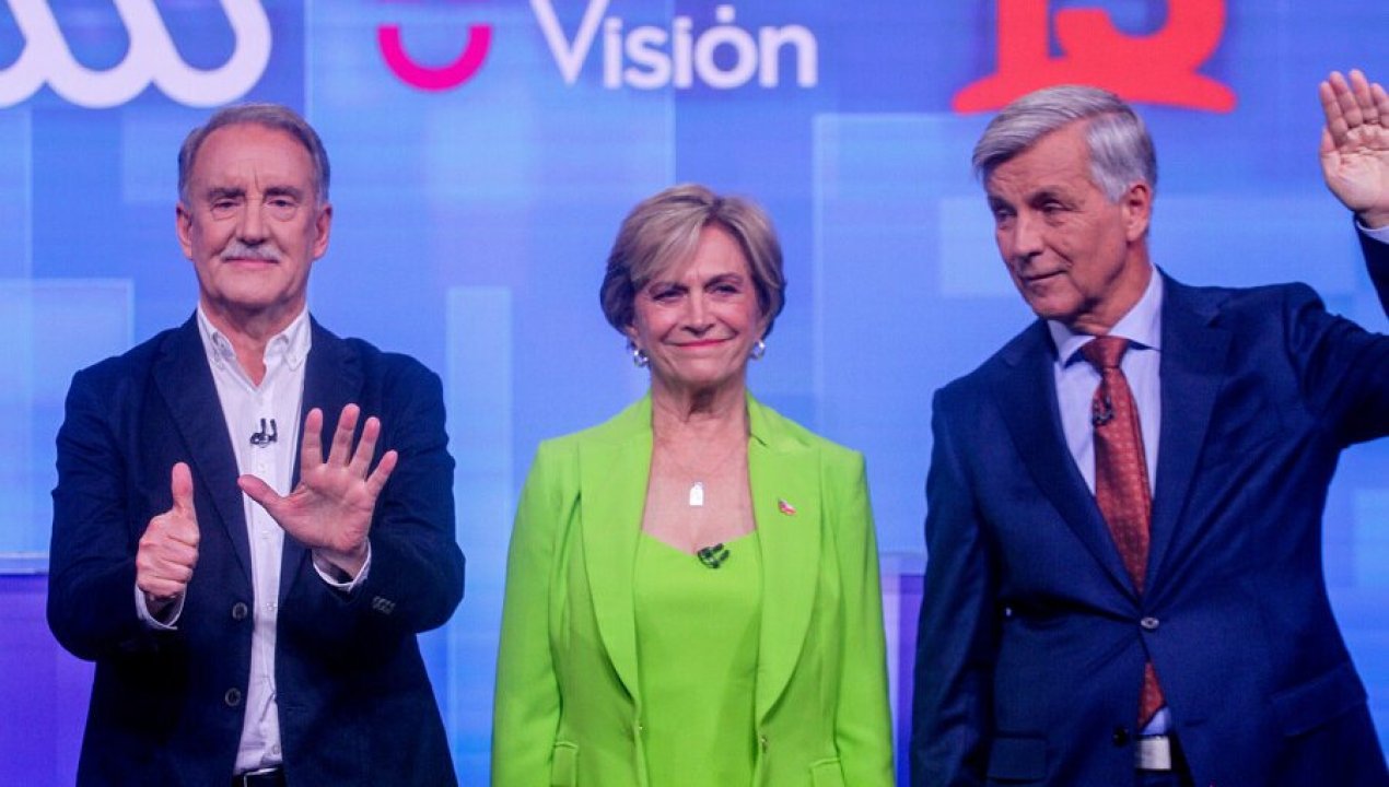 /actualidad/politica/elecciones/kaiser-sorprende-a-matthei-con-una-rosa-por-su-cumpleanos-durante-el-cierre