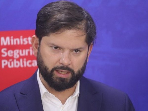 Boric felicita a Jara y Kast por avanzar a segunda vuelta presidencial