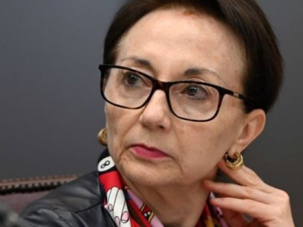 Gloria Ana Chevesich asume la presidencia de la Corte Suprema y es recibida con aplausos