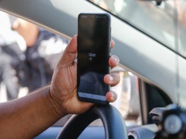 Futuro ministro de Transportes pide frenar implementación de Ley Uber