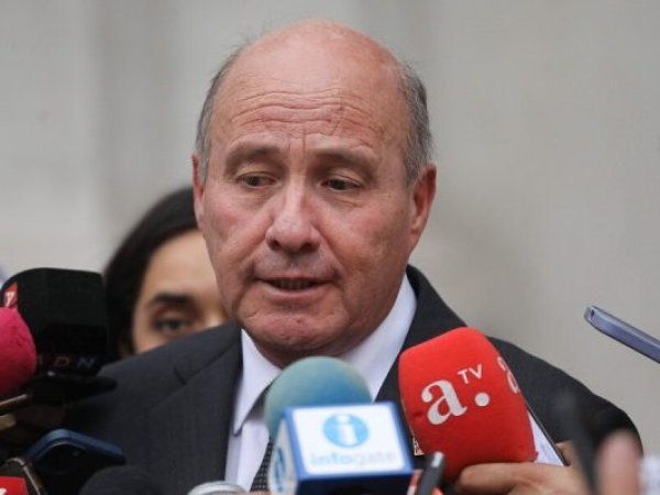 “No utilizaría una palabra como esa”: ministro Quiroz se desmarca de calificación de quiebra utilizada por el Ejecutivo