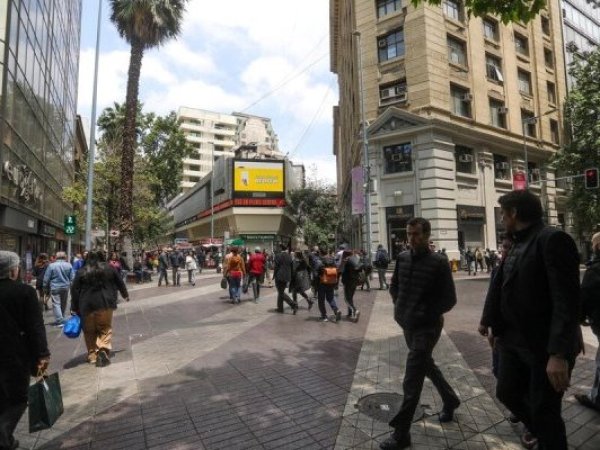 Desempleo alcanza un 8,3 % según cifras entregadas por el INE