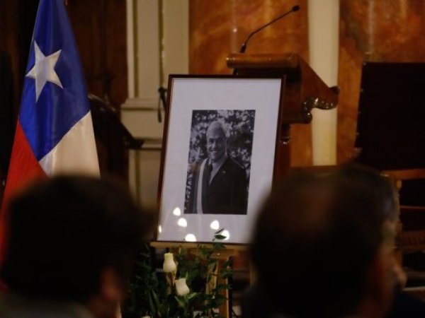 Cámara aprueba monumento a Sebastián Piñera en Plaza de la Ciudadanía