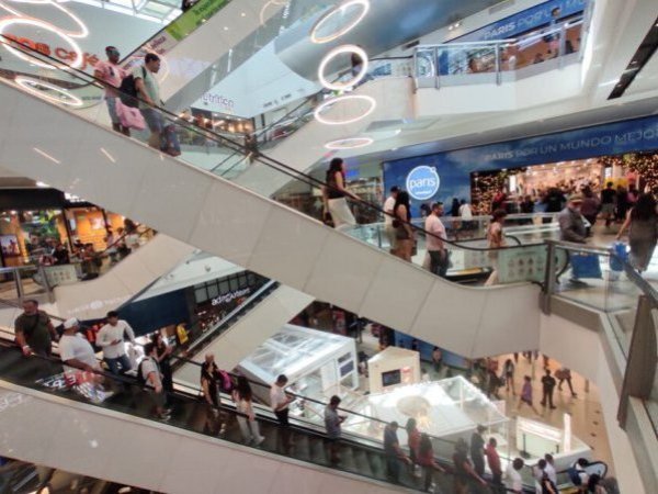 Imacec de marzo cae 0,1% y completa tres meses consecutivos en negativo