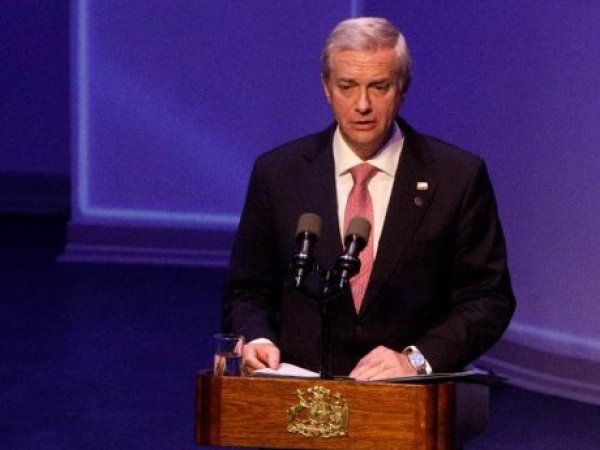 Cadem: desaprobación de Presidente Kast llega al 60%, el nivel más alto desde marzo
