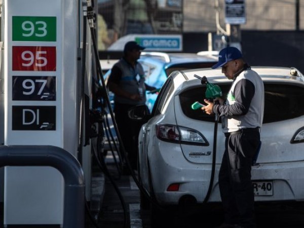 Gobierno evalúa autorizar la venta de gasolina mezclada con etanol para abaratar el precio